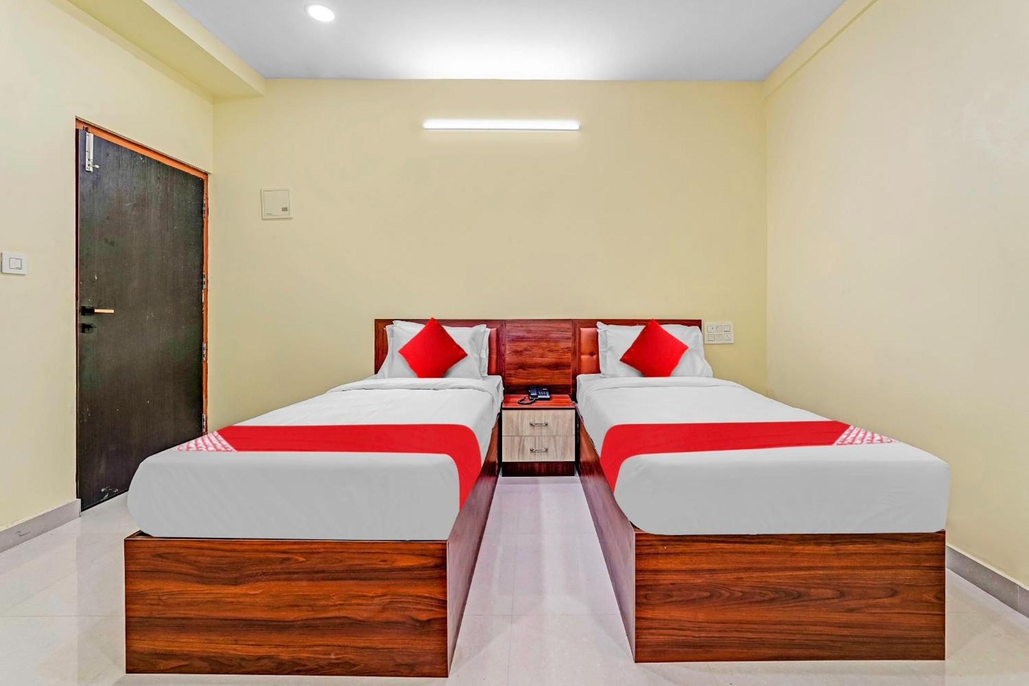 Oyo Flagship Hotel Ayodhya Bangalore Exteriör bild