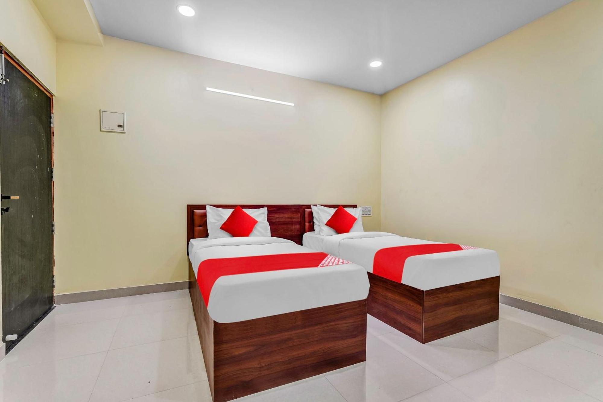 Oyo Flagship Hotel Ayodhya Bangalore Exteriör bild
